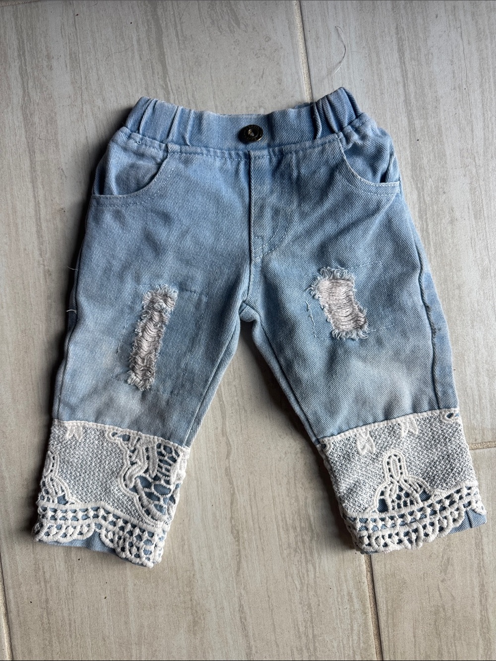 Light Blue Lace-Hem Girls' Denim Capri Pants